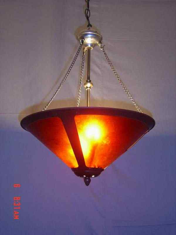 T7268 - handcrafted Tiffany stained glass lamp