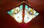 U9357 - handcrafted Tiffany stained glass lamp