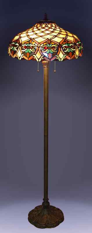 16099/202 - handcrafted Tiffany stained glass lamp