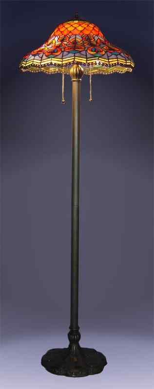 RC1829/202 - handcrafted Tiffany stained glass lamp