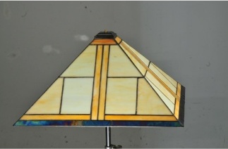 N8047CA - handcrafted Tiffany stained glass lamp