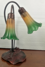7499 - handcrafted Tiffany stained glass lamp