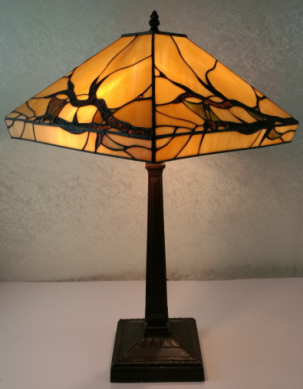 7516 - handcrafted Tiffany stained glass lamp