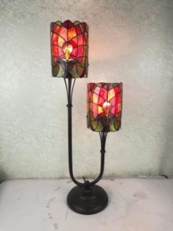 7524 - handcrafted Tiffany stained glass lamp