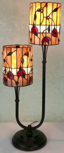 7527 - handcrafted Tiffany stained glass lamp