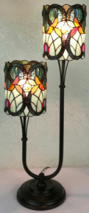 7528 - handcrafted Tiffany stained glass lamp