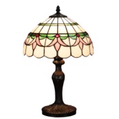 7579 - handcrafted Tiffany stained glass lamp
