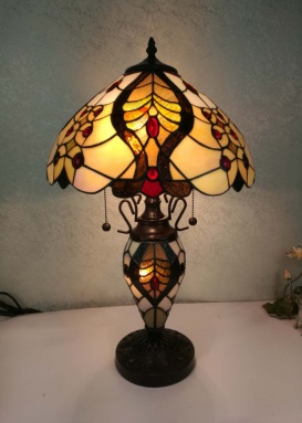 7621 - handcrafted Tiffany stained glass lamp