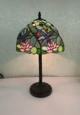 7635-12 - handcrafted Tiffany stained glass lamp