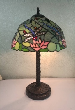 7635-14 - handcrafted Tiffany stained glass lamp