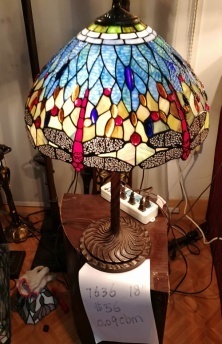 7636-10 - handcrafted Tiffany stained glass lamp