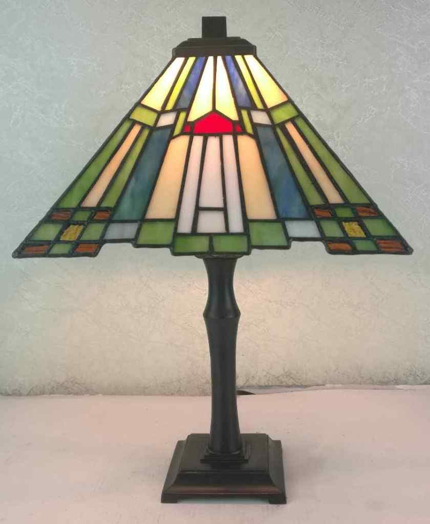 G101970 - handcrafted Tiffany stained glass lamp