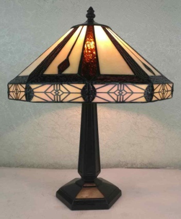 G121968 - handcrafted Tiffany stained glass lamp