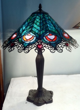 SG156-17
-1-RHJ20 - handcrafted Tiffany stained glass lamp
