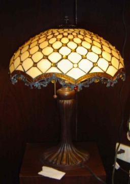 TFW9001/12TL - handcrafted Tiffany stained glass lamp