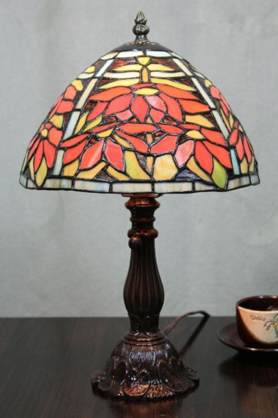 Tiffany 10 Inch Table Lamp - DETAIL_27388928_283832_3319891 - handcrafted Tiffany stained glass lamp