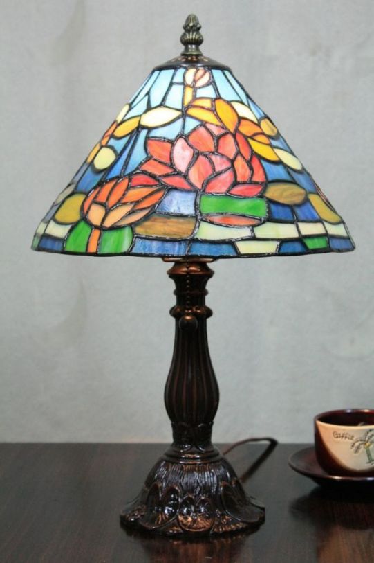 Tiffany 10 Inch Table Lamp - DETAIL_27388928_283832_3319892 - handcrafted Tiffany stained glass lamp
