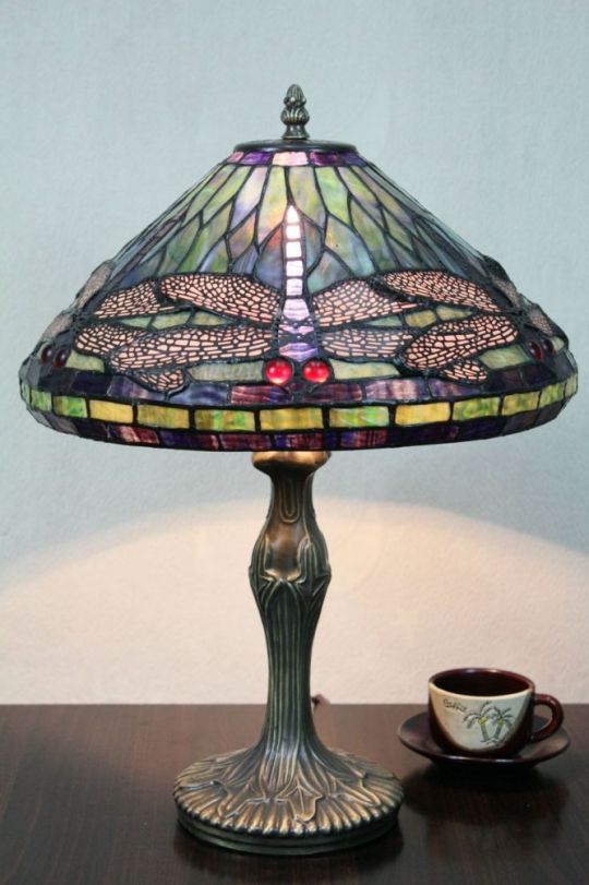 Tiffany 12 Inch Table Lamp 2 - DETAIL_27388928_283834_3319999 - handcrafted Tiffany stained glass lamp