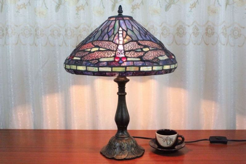 Tiffany 12 Inch Table Lamp 2 - DETAIL_27388928_283834_3320000 - handcrafted Tiffany stained glass lamp