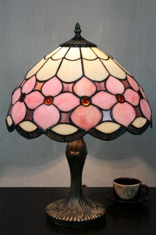 Tiffany 12 Inch Table Lamp 2 - DETAIL_27388928_283834_3320005 - handcrafted Tiffany stained glass lamp