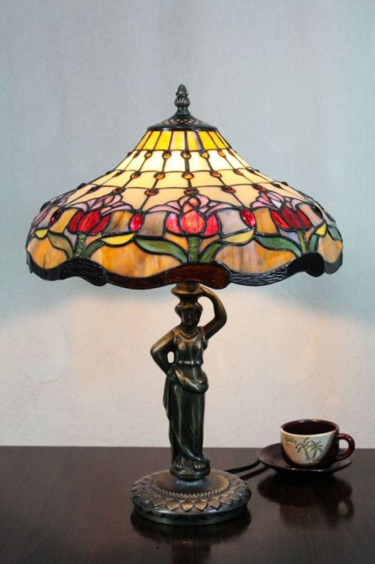 Tiffany 12 Inch Table Lamp 2 - DETAIL_27388928_283834_3320010 - handcrafted Tiffany stained glass lamp