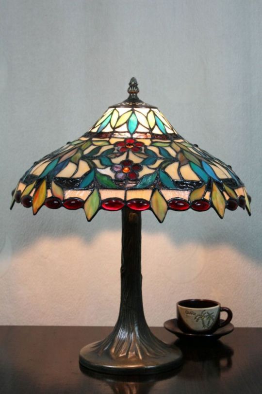 Tiffany 12 Inch Table Lamp 2 - DETAIL_27388928_283834_3320018 - handcrafted Tiffany stained glass lamp