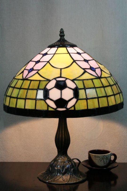 Tiffany 12 Inch Table Lamp 2 - DETAIL_27388928_283834_3320015 - handcrafted Tiffany stained glass lamp