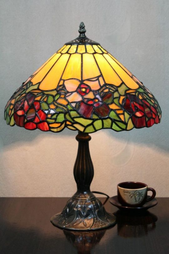 Tiffany 12 Inch Table Lamp 2 - DETAIL_27388928_283834_3320023 - handcrafted Tiffany stained glass lamp