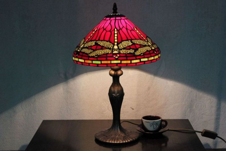 Tiffany 12 Inch Table Lamp 2 - DETAIL_27388928_283834_3320026 - handcrafted Tiffany stained glass lamp