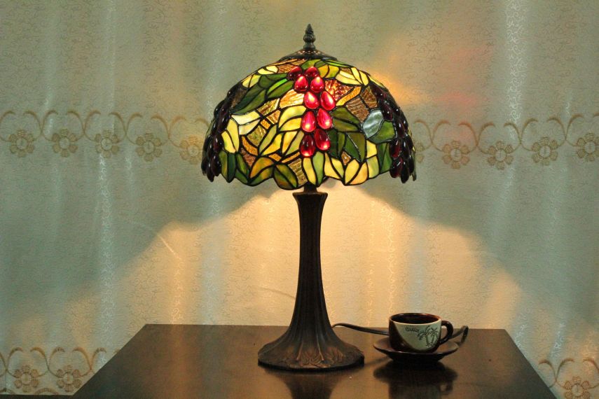 Tiffany 12 Inch Table Lamp 2 - DETAIL_27388928_283834_3320028 - handcrafted Tiffany stained glass lamp