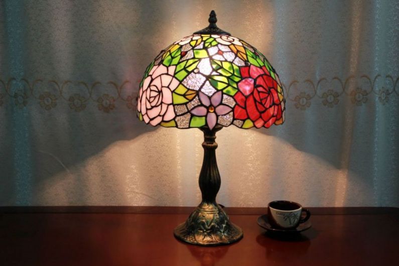 Tiffany 12 Inch Table Lamp 2 - DETAIL_27388928_283834_3320034 - handcrafted Tiffany stained glass lamp