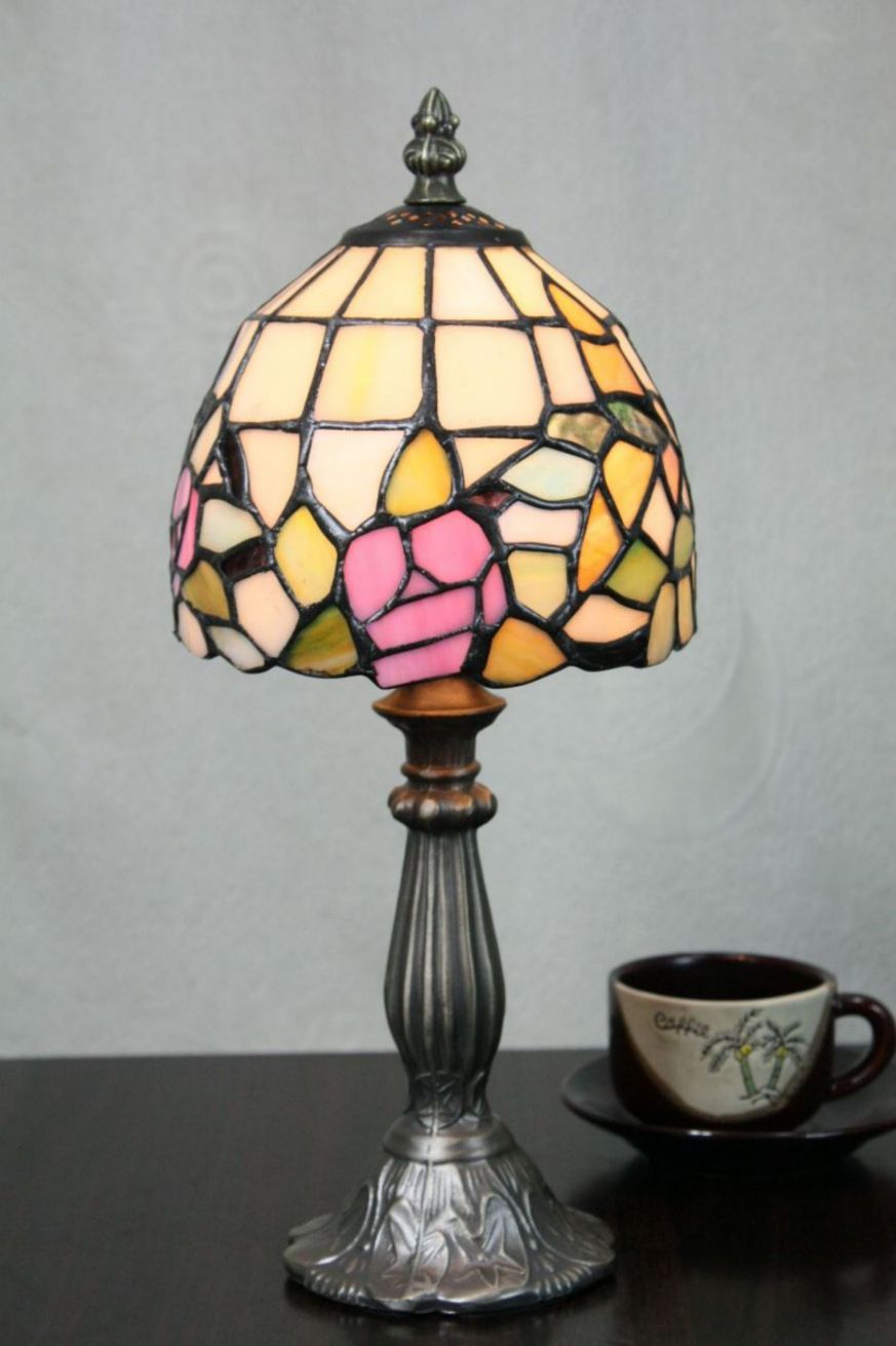 Tiffany 5 Inch Table Lamp - DETAIL_27388928_283826_3319646 - handcrafted Tiffany stained glass lamp