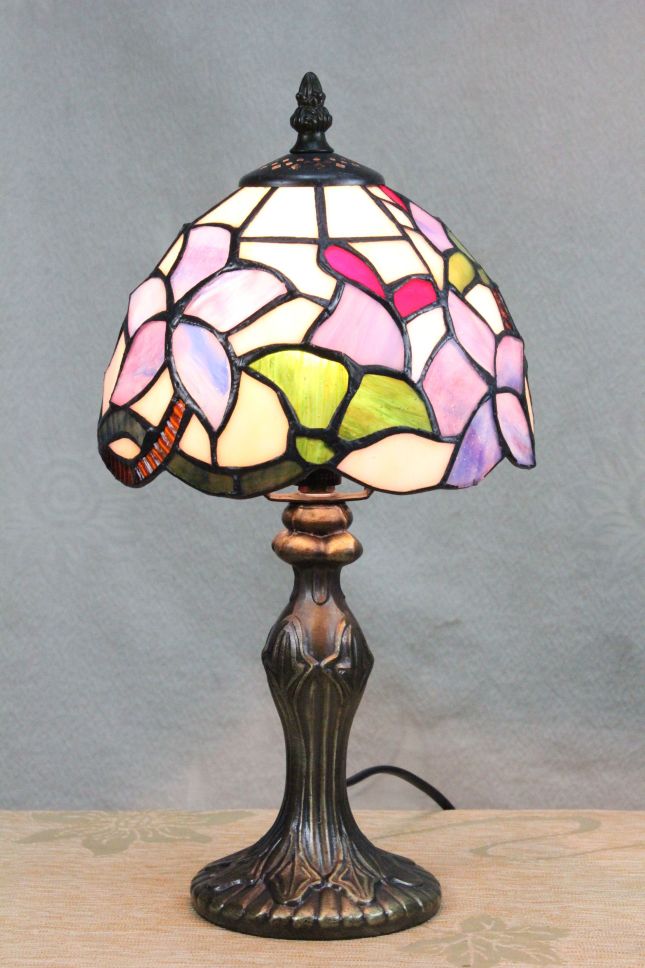 Tiffany 6 Inch Table Lamp - DETAIL_27388928_283828_3319675 - handcrafted Tiffany stained glass lamp