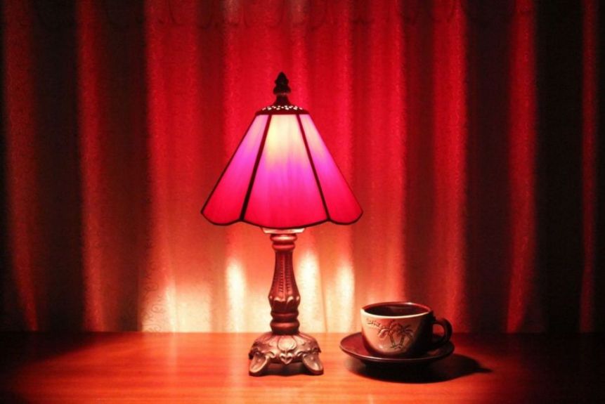 Tiffany 6 Inch Table Lamp - DETAIL_27388928_283828_3319680 - handcrafted Tiffany stained glass lamp