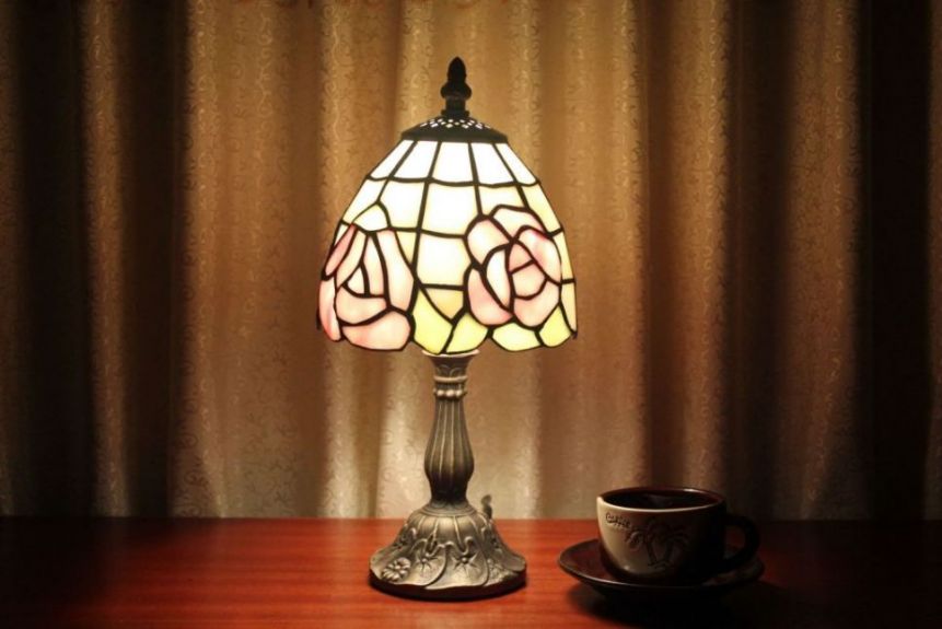 Tiffany 6 Inch Table Lamp - DETAIL_27388928_283828_3319684 - handcrafted Tiffany stained glass lamp