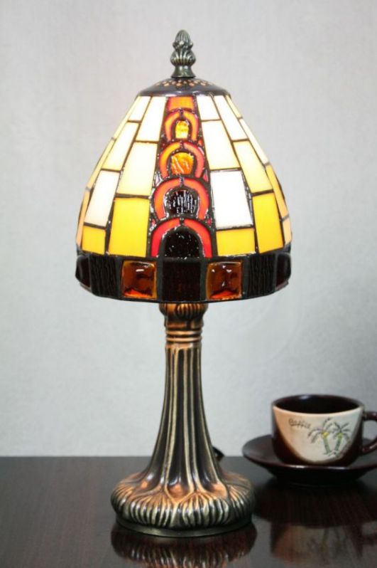 Tiffany 6 Inch Table Lamp - DETAIL_27388928_283828_3319671 - handcrafted Tiffany stained glass lamp
