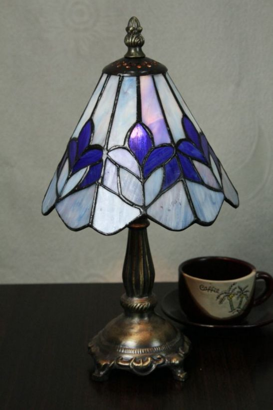 Tiffany 7 Inch Table Lamp - DETAIL_27388928_283829_3319686 - handcrafted Tiffany stained glass lamp