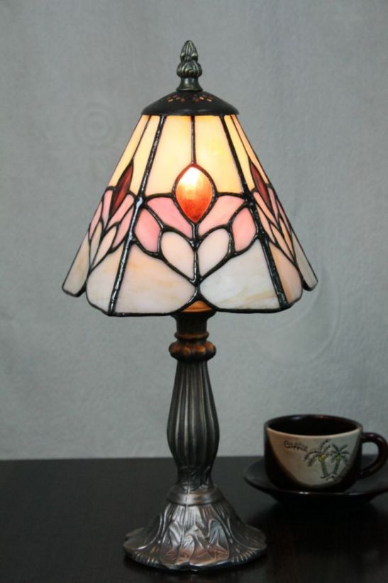 Tiffany 7 Inch Table Lamp - DETAIL_27388928_283829_3319691 - handcrafted Tiffany stained glass lamp