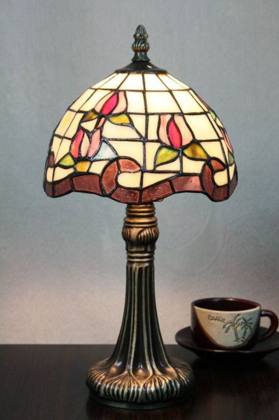 Tiffany 7 Inch Table Lamp - DETAIL_27388928_283829_3319689 - handcrafted Tiffany stained glass lamp