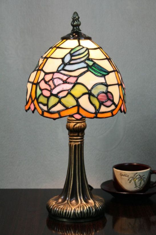 Tiffany 7 Inch Table Lamp - DETAIL_27388928_283829_3319692 - handcrafted Tiffany stained glass lamp