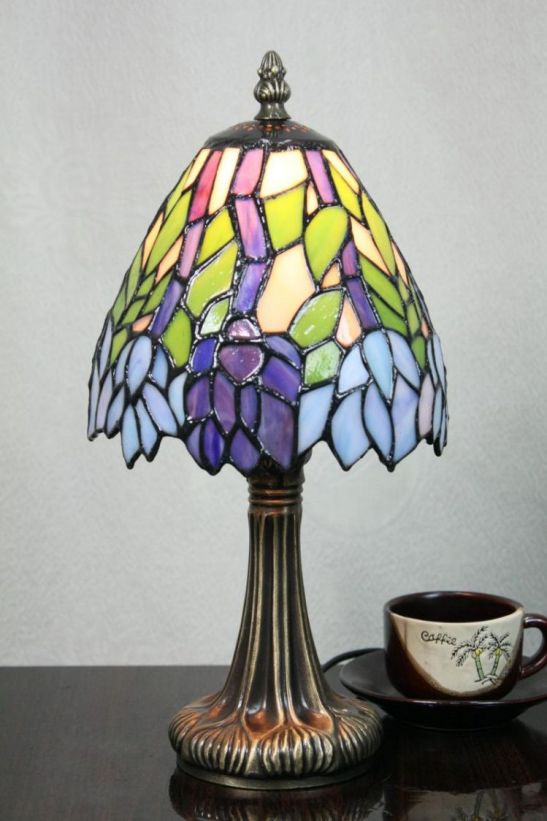 Tiffany 7 Inch Table Lamp - DETAIL_27388928_283829_3319696 - handcrafted Tiffany stained glass lamp