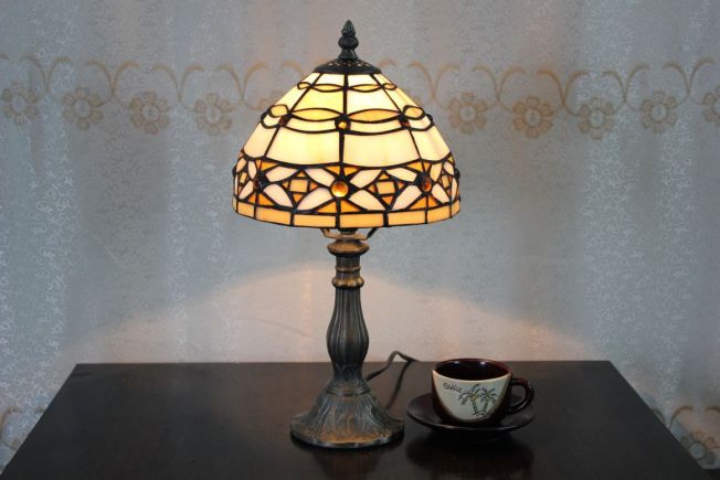 Tiffany 8 Inch 1 Table Lamp - DETAIL_27388928_283830_3319750 - handcrafted Tiffany stained glass lamp
