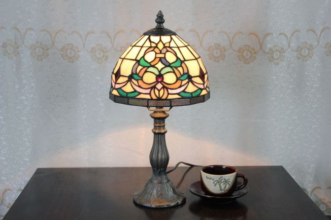 Tiffany 8 Inch 1 Table Lamp - DETAIL_27388928_283830_3319751 - handcrafted Tiffany stained glass lamp
