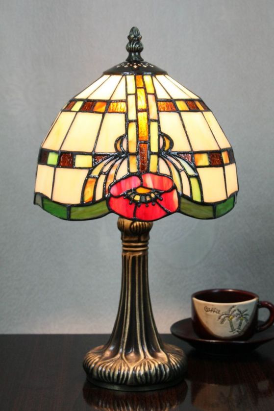 Tiffany 8 Inch 1 Table Lamp - DETAIL_27388928_283830_3319712 - handcrafted Tiffany stained glass lamp
