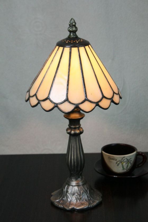 Tiffany 8 Inch 1 Table Lamp - DETAIL_27388928_283830_3319757 - handcrafted Tiffany stained glass lamp