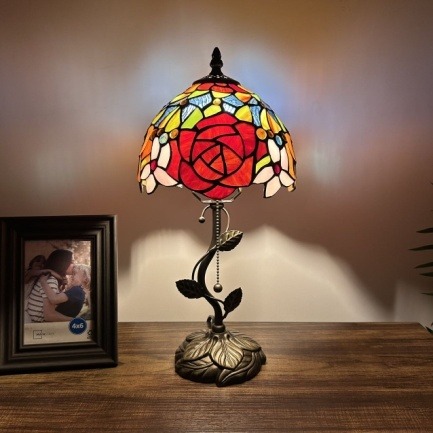 Crimson Prairie Tiffany Table Lamp - Handcrafted Stained Glass Lamp